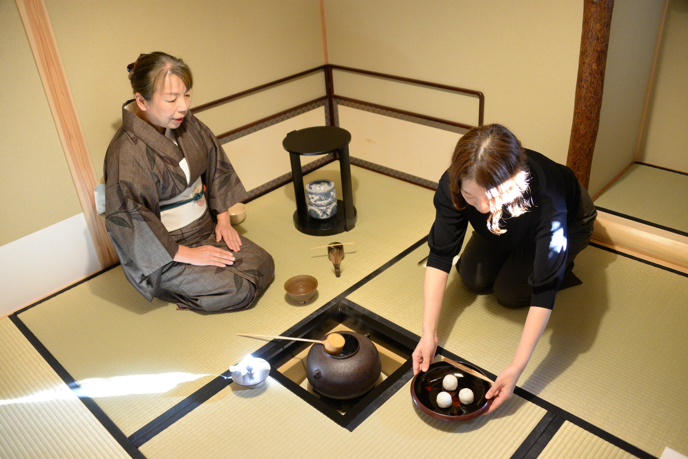 お茶は敷居が高いと言われがちですが、そんなことはありません。