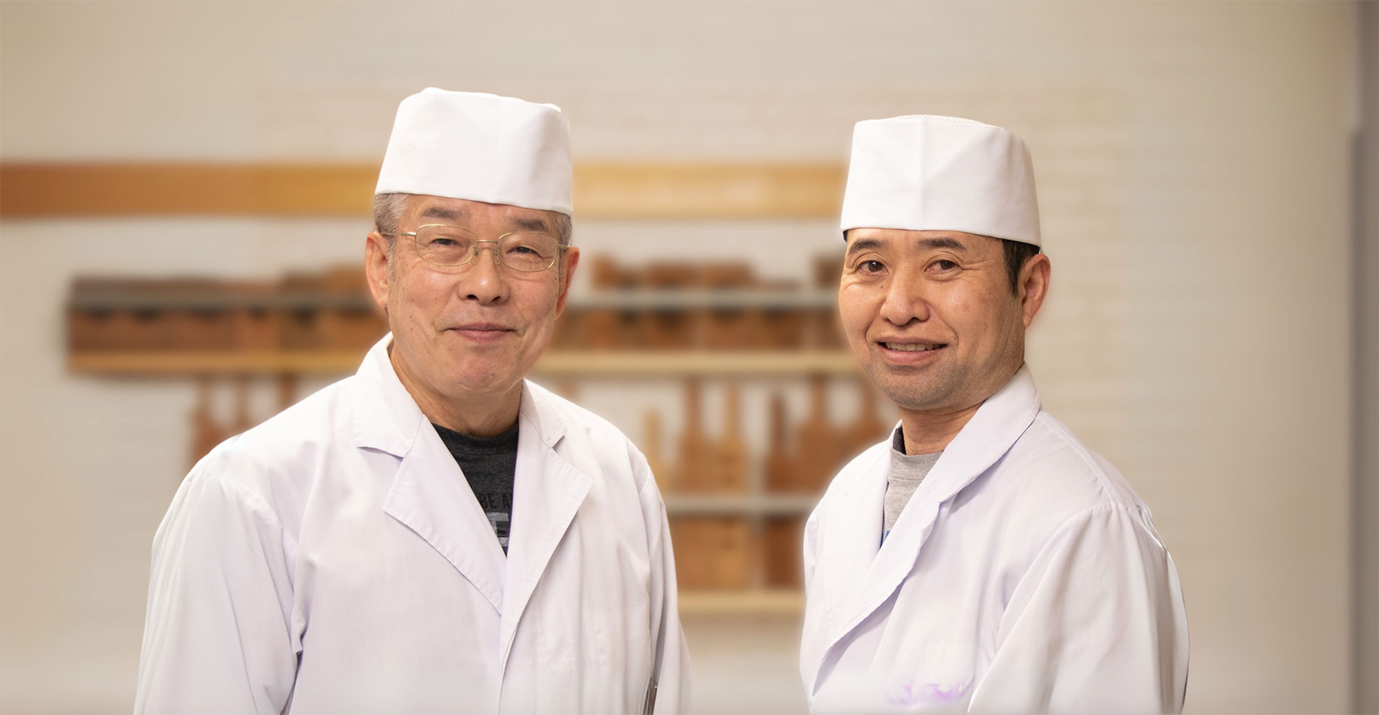 彩雲堂の和菓子職人(狩野郁雄/光田隆一)
